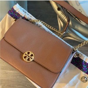 Tory Burch crossbody bag. Classic and elegant.